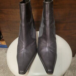 Donald Pliner ankle boots